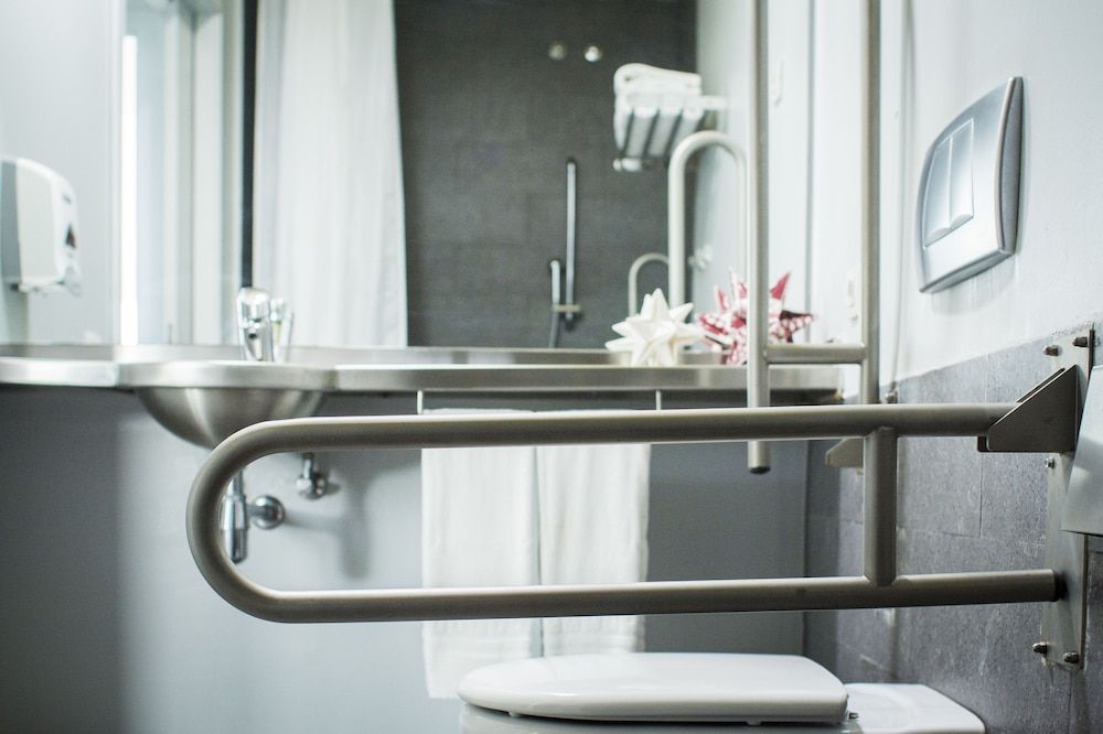 Centre Esplai Hostel Family Room, Balcony (6 pax) 7