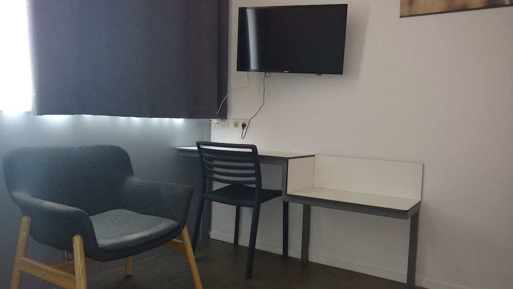 Centre Esplai Hostel Family Room, Balcony (5 pax) 10