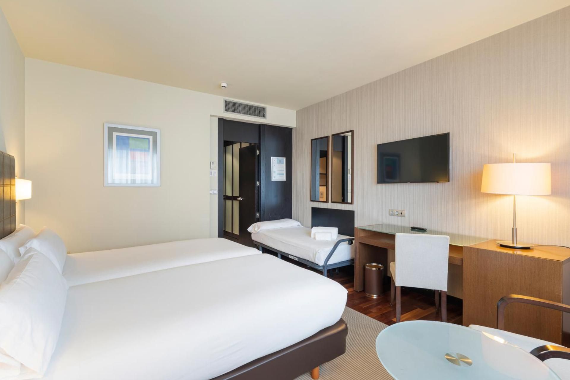 Twin Room with Extra Bed (2 Adults + 1 Child under 12 years old)