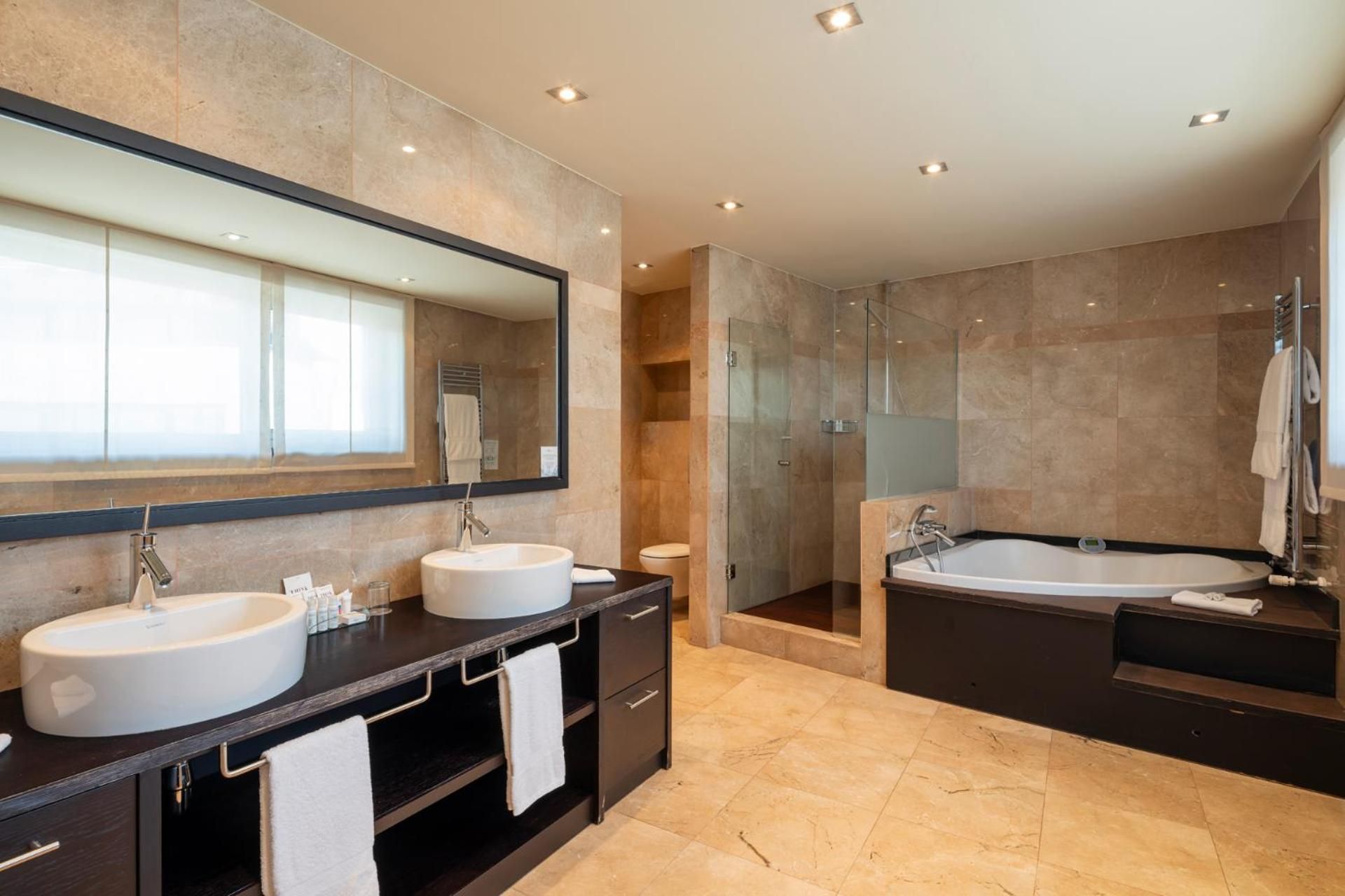 Hotel Attica21 Coruña Deluxe Room 9