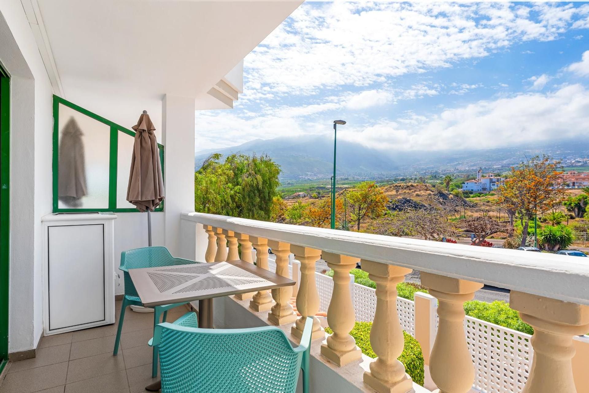 Teide One-Bedroom Apartment with Teide View and Sunny Balcony
