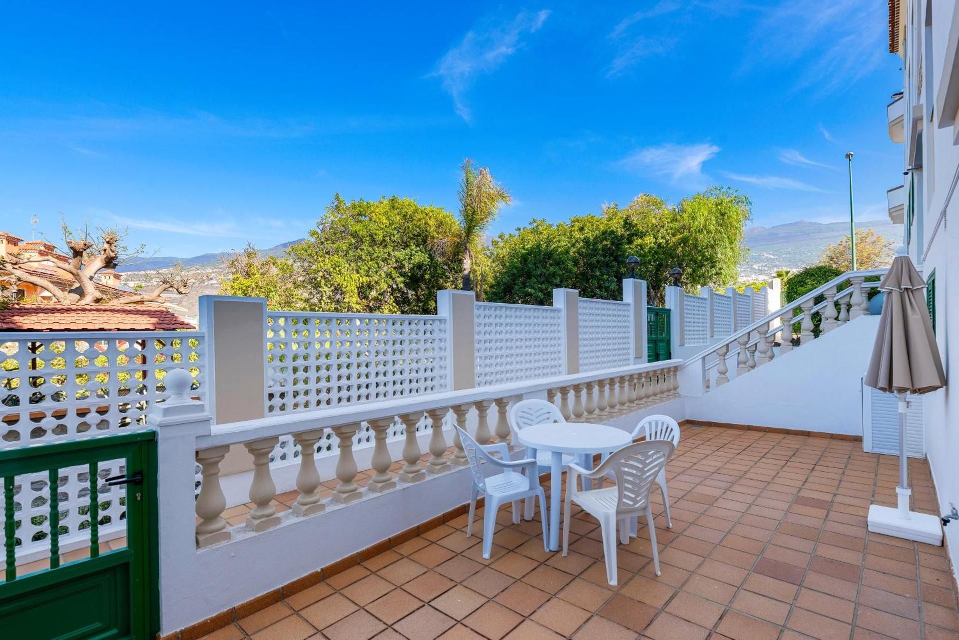 Tarahal One-Bedroom Apartment with Sunny Terrace