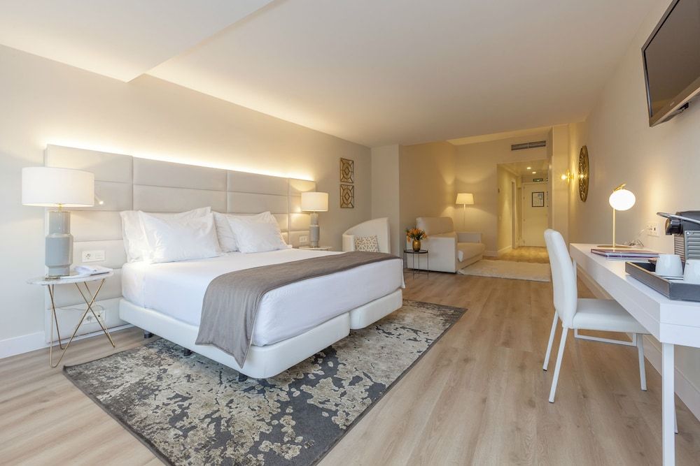 Hotel Tres Reyes Pamplona Junior Double or Twin Room