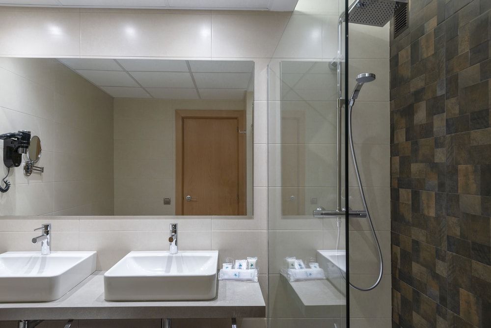 Hotel Real Lleida Twin Room 6