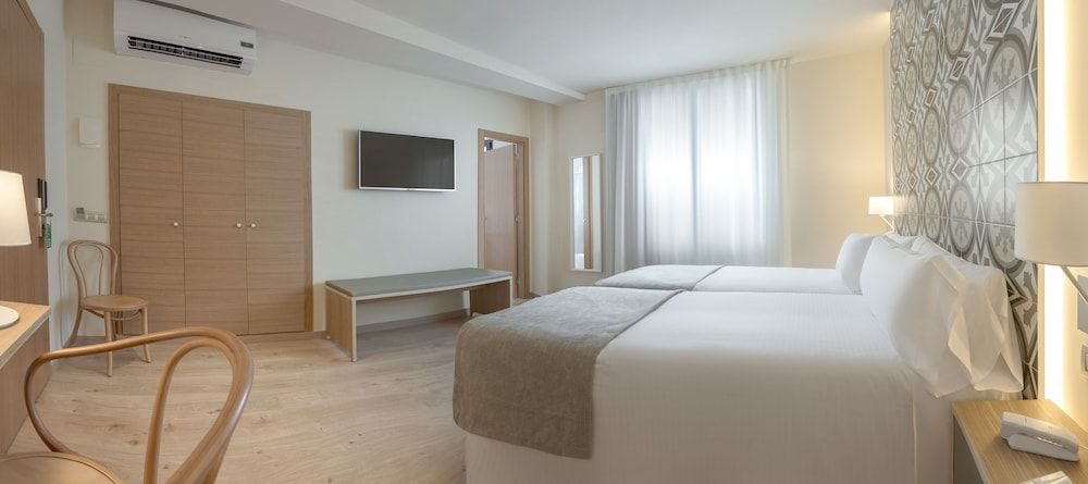 Gastrohotel RH Canfali Double or Twin Room, Sea View 2