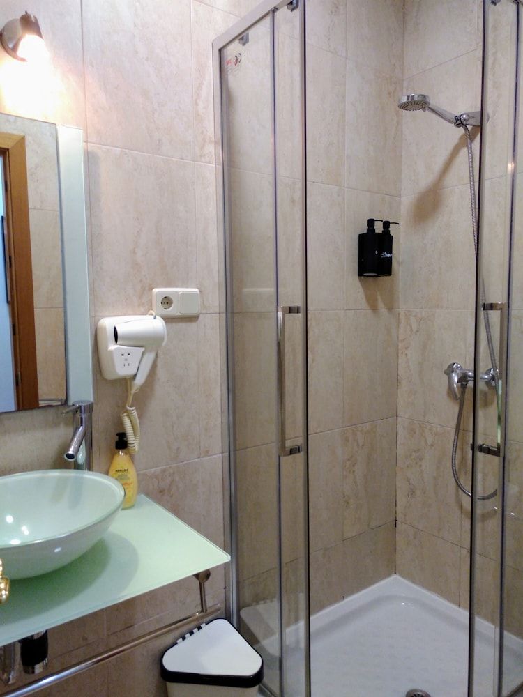 Hostal Nersan II Basic Double Room, 1 Double Bed, Private Bathroom, City View 7