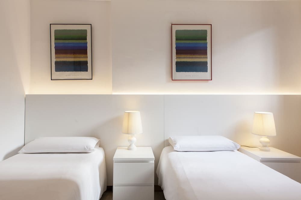 Las Ramblas Pasaje Bacardi Apartments Family Apartment, 2 Bedrooms (Bacardi 6 pax) 3