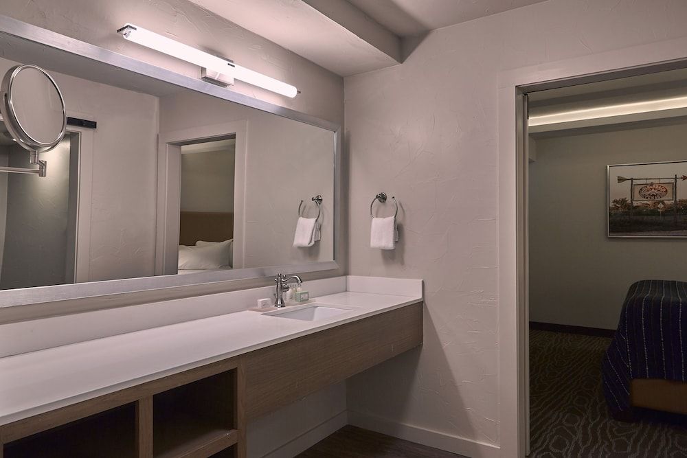 Fredericksburg Inn & Suites Suite, 1 Bedroom 7