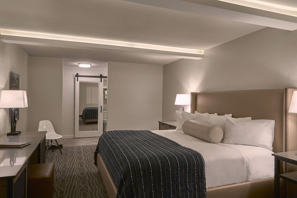 Fredericksburg Inn & Suites Traditional Room, Accessible 3