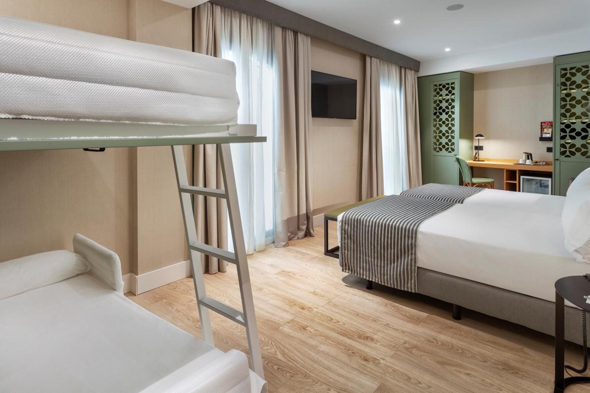 Premium Family Room 2 adults + 2 children