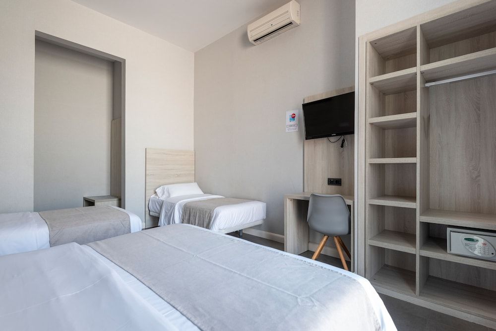 Plaza Goya Rooms Triple Room, City View (1 cama doble+1 single) 2