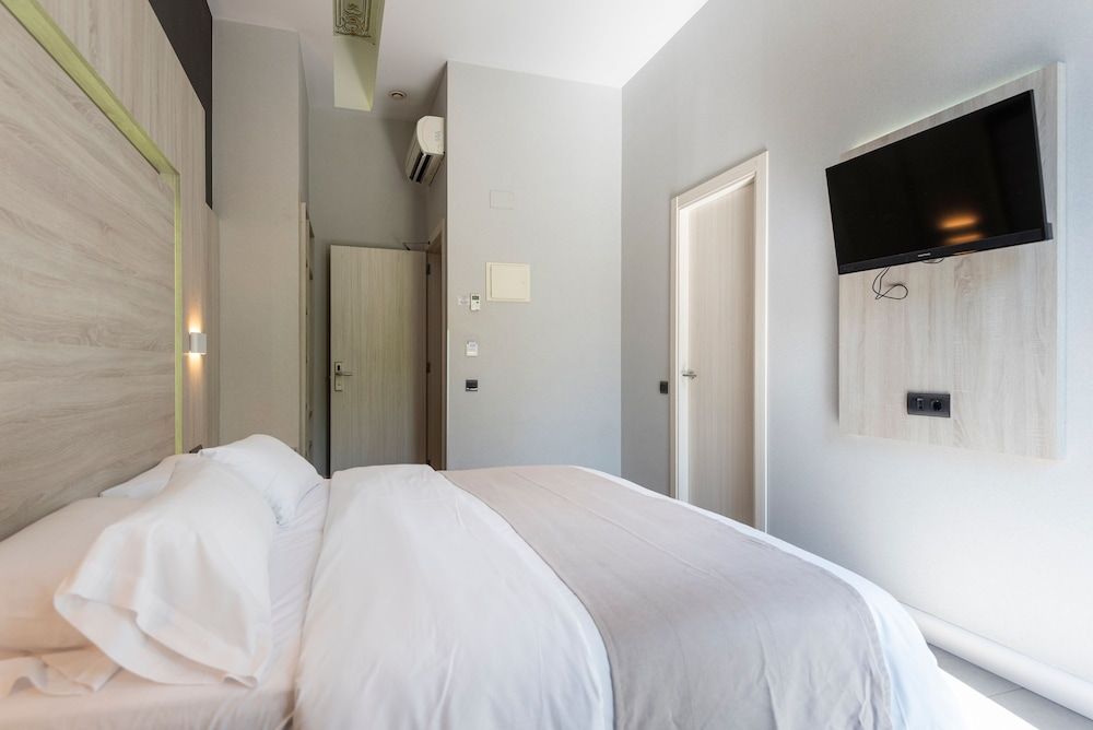 Plaza Goya Rooms Double Room, Balcony 2