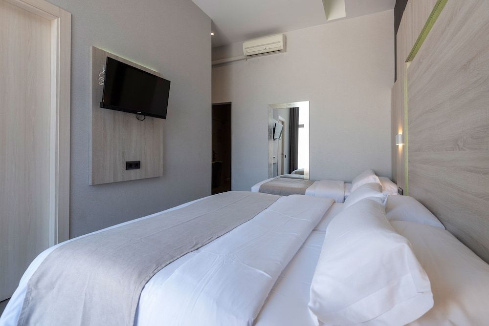Plaza Goya Rooms Triple Room, City View (1 cama doble+1 single)