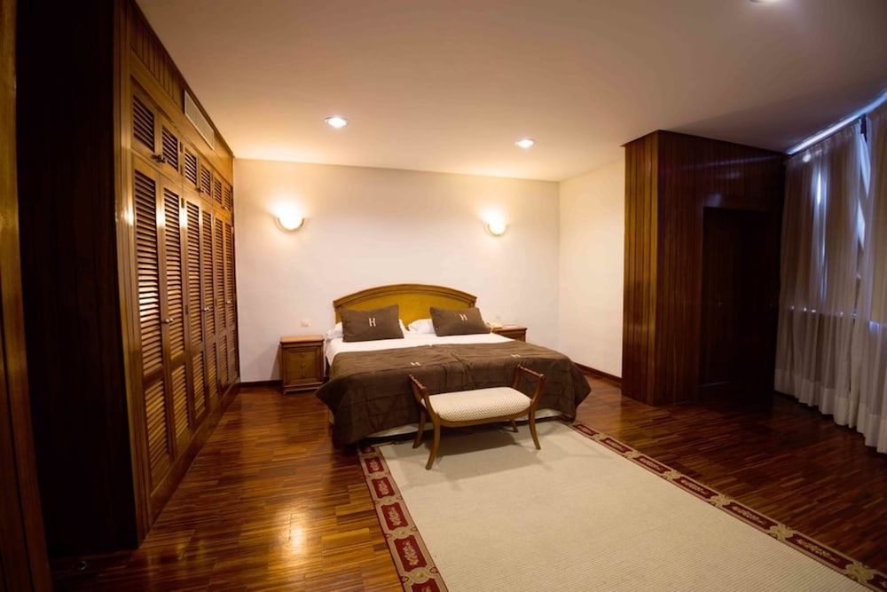 Family Room (Superior)