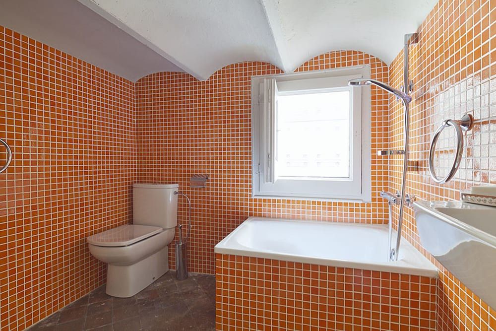 MSB Rambla Catalunya Center Family Apartment, 4 Bedrooms, Non Smoking, Bathtub 7