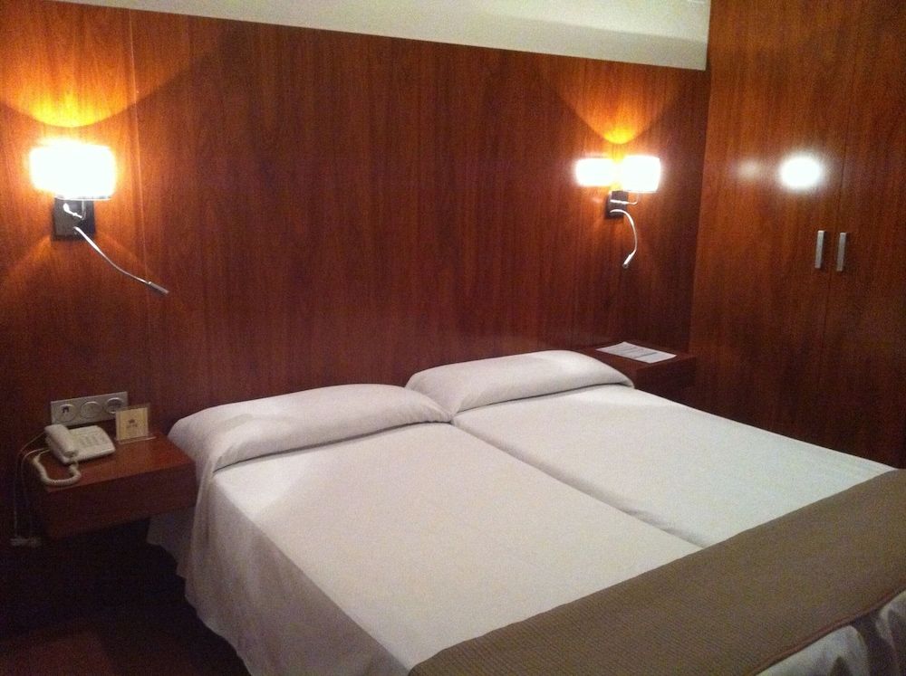 Hotel Familia Conde Double Room, 2 Twin Beds 3