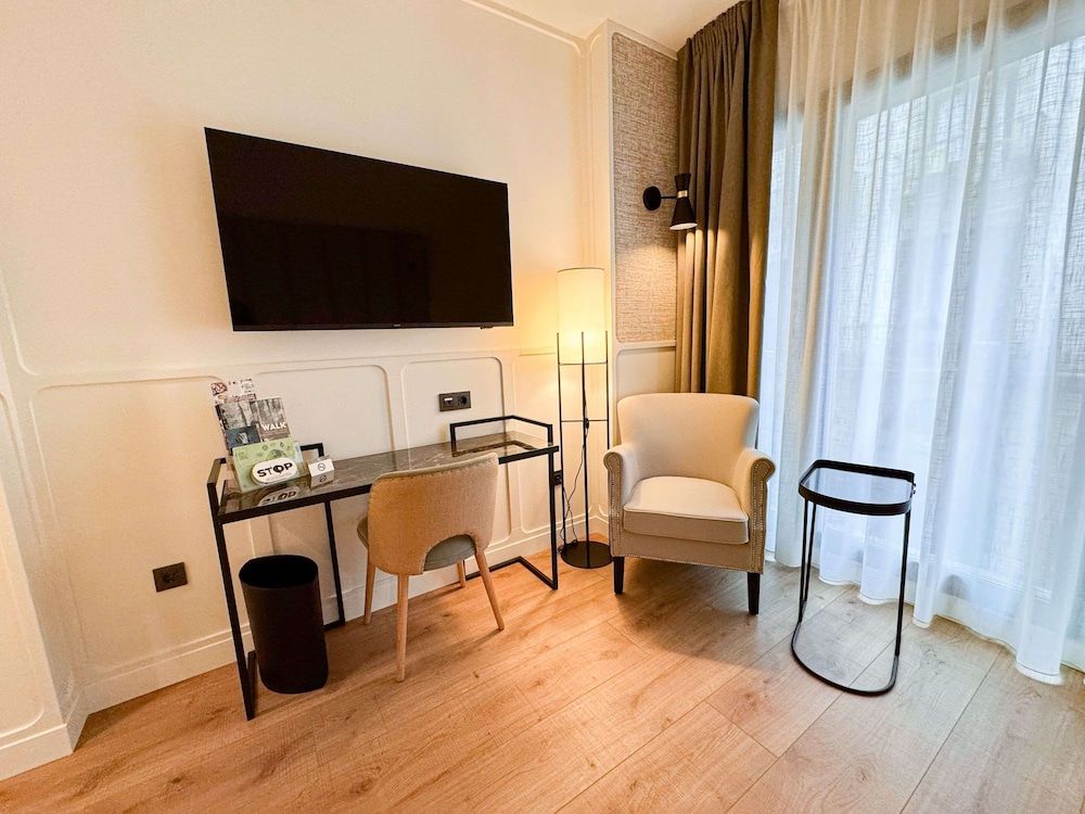 Hotel Barcelona Catedral Executive Double Room 8