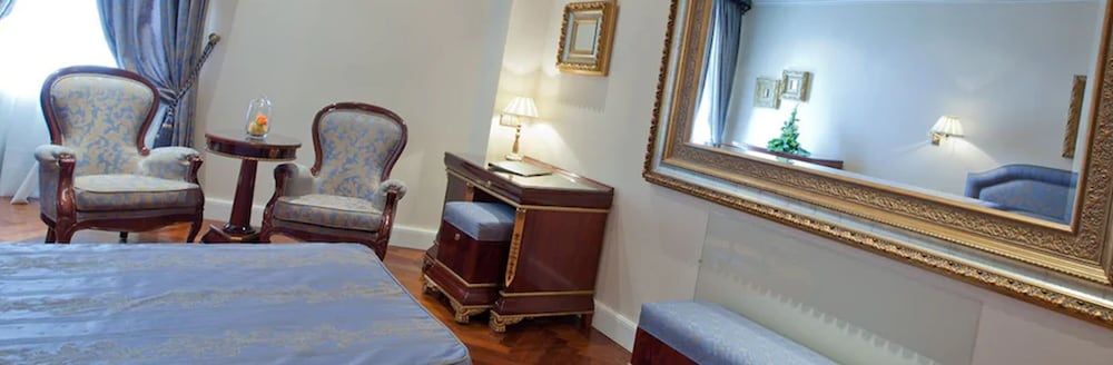 Alameda Palace Double Room 2