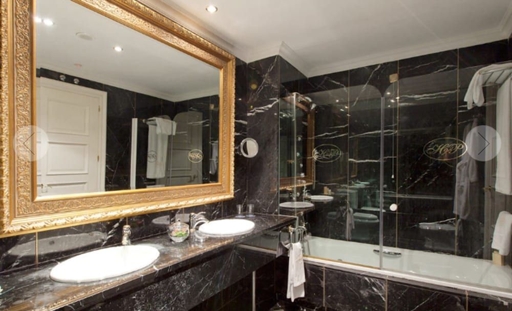 Alameda Palace Double Room 4