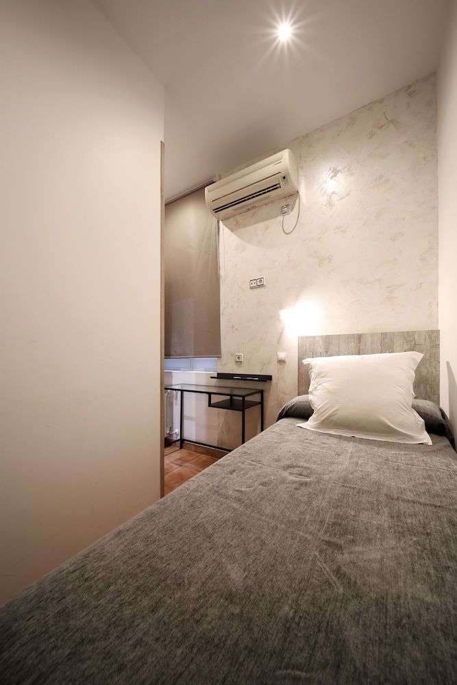Economy Single Room, Private Bathroom (Interior)