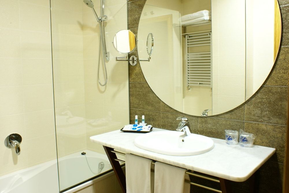 Cumbria Spa & Hotel Double Room Single Use 5