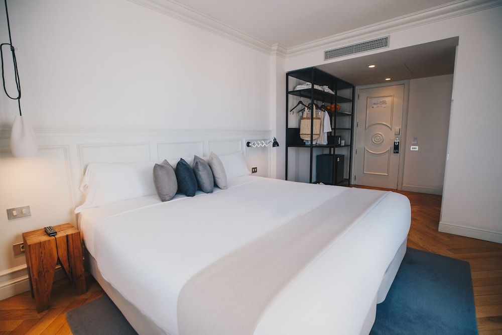 Dear Hotel Madrid Deluxe Room, Non Smoking, City View 7