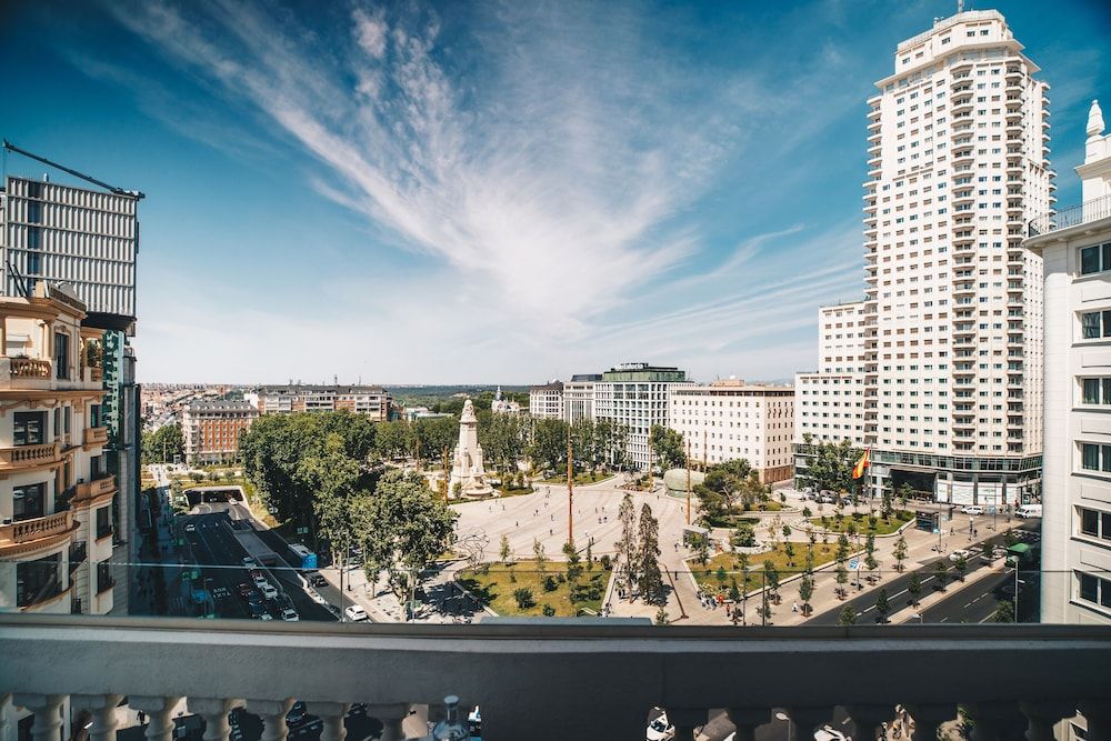 Dear Hotel Madrid Deluxe Room, Non Smoking, City View 15