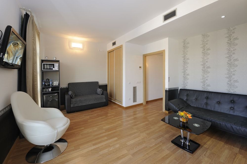 Boutique Hostemplo Sagrada Familia Junior Room 8