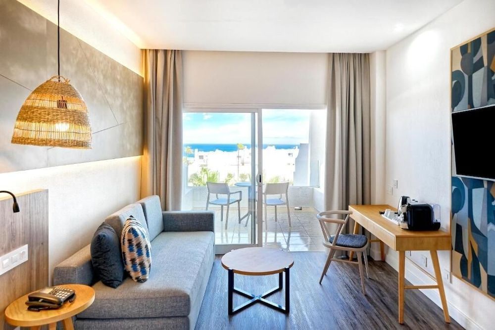 Standard Double Room, Sea View (2 Adults)