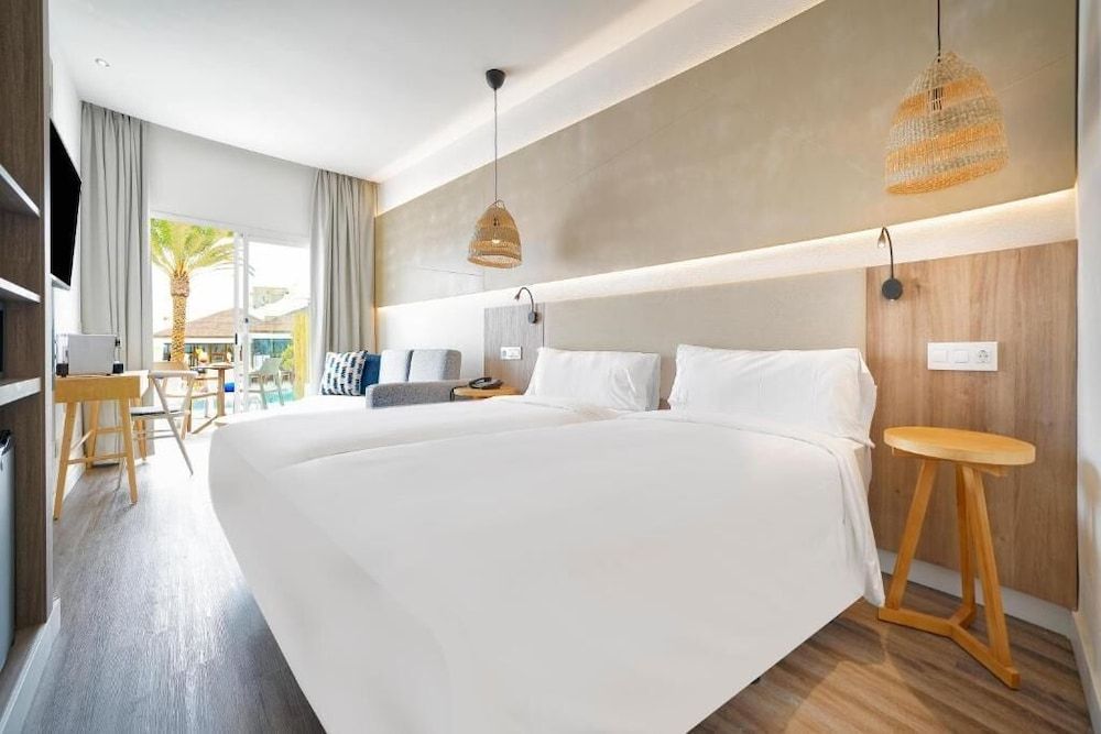 Standard Double Room (Swim Up 2 adultos)
