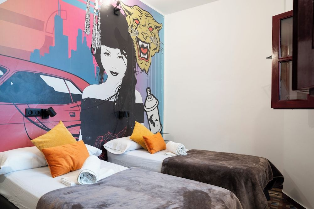 Home Youth Hostel Twin Room, Shared Bathroom 7