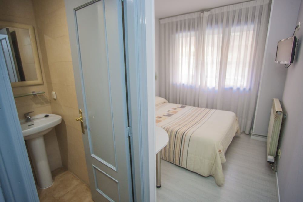 Hostal Santa Barbara Double Room 7