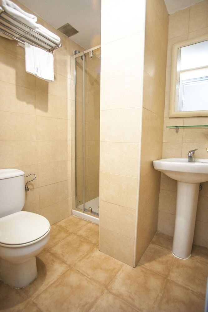 Hostal Santa Barbara Double Room 9