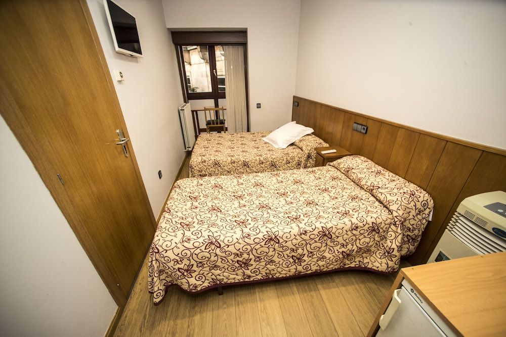 Hostal Caballeros Double Room 3