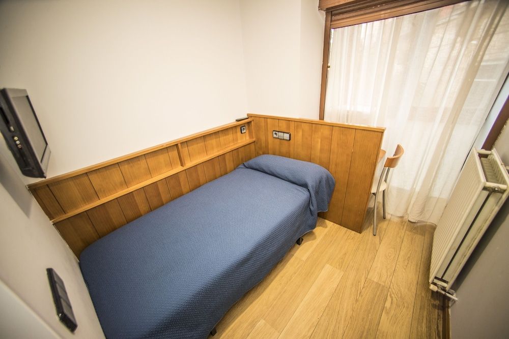 Hostal Caballeros Single Room 3