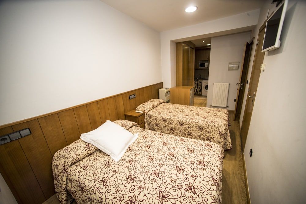 Hostal Caballeros Double Room 2