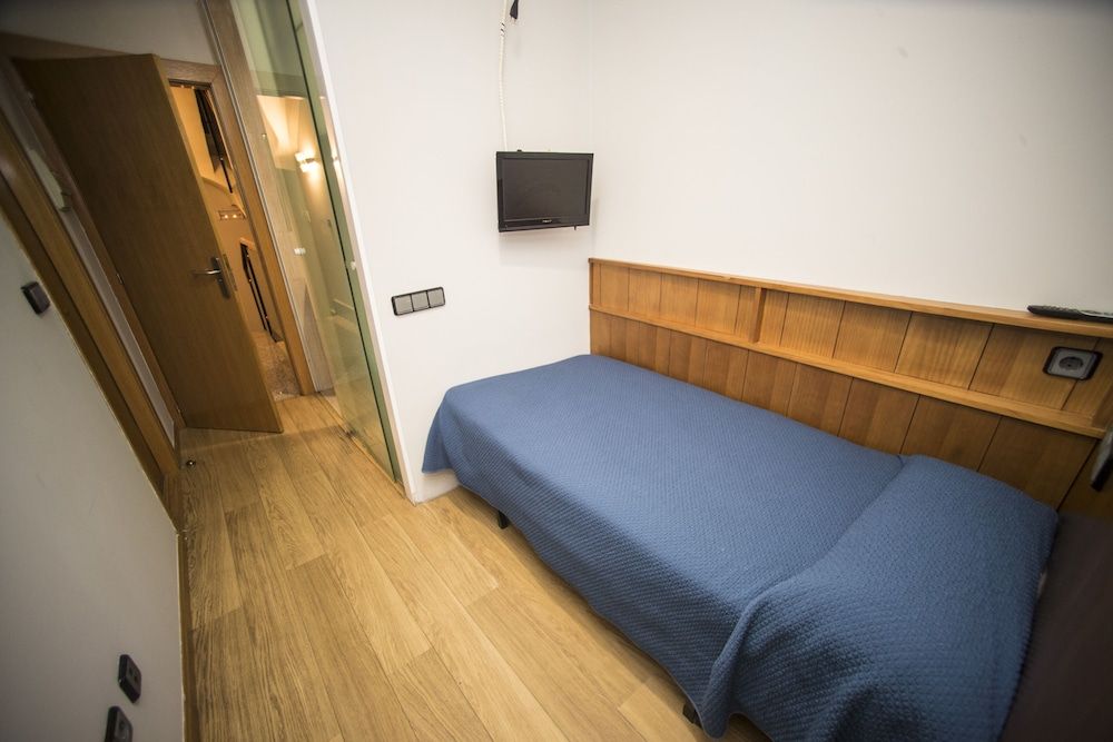 Hostal Caballeros Single Room 2