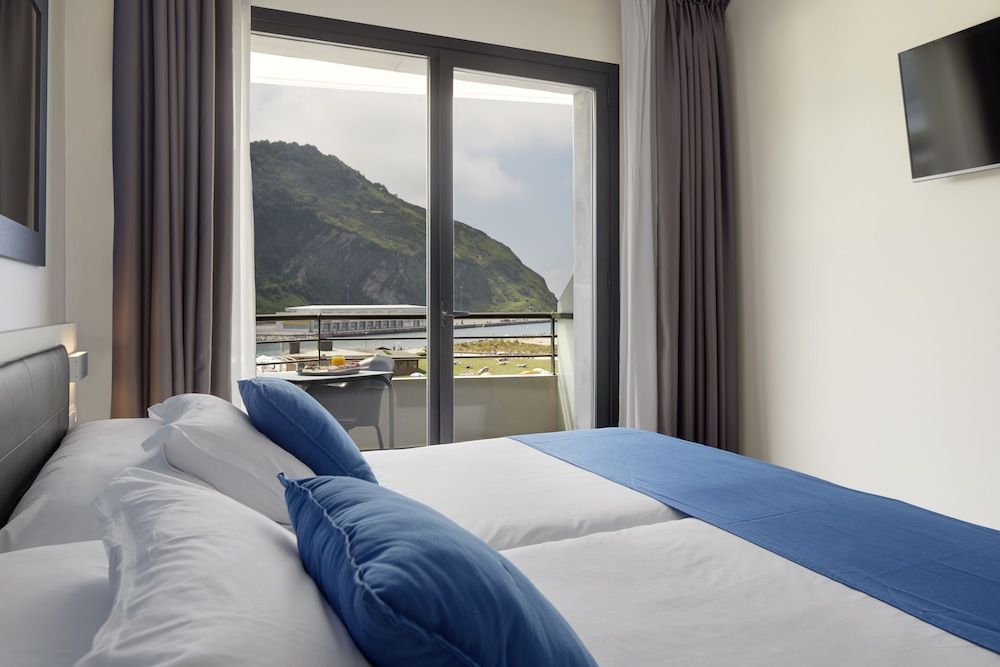 Hotel & Thalasso Villa Antilla Standard Double Room Single Use, Terrace, Partial Ocean View (90 mins of free spa access per day) 2