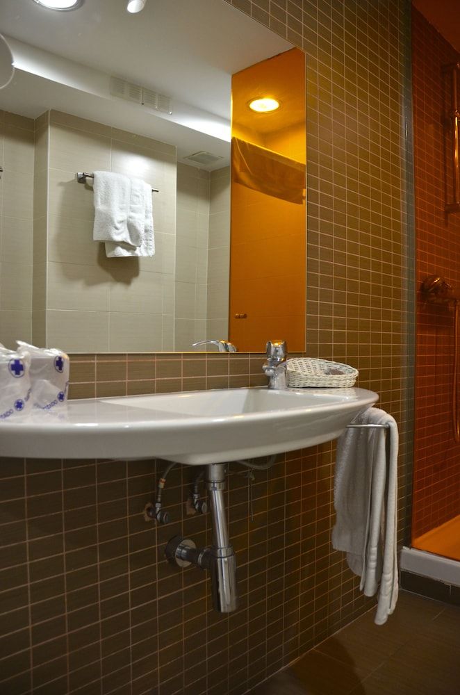 Hotel La Colina Economy Double Room 3