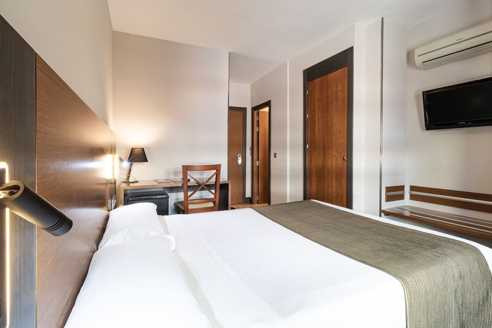 Hotel Regio Cadiz Single Room 2