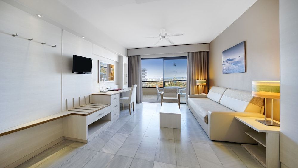 Double Room, Tower (3 Adults)