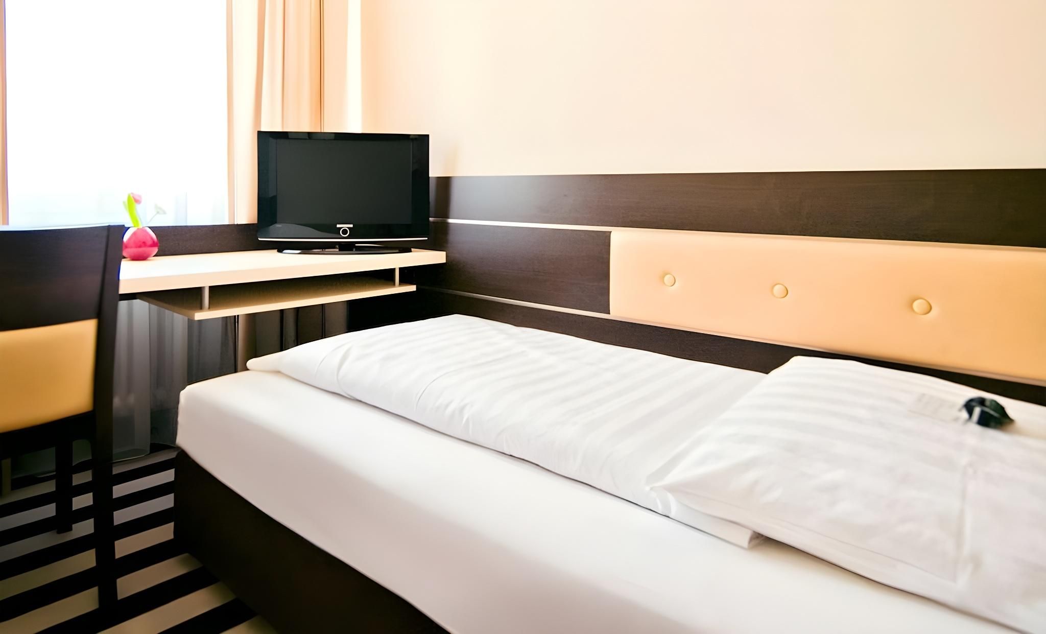 Small Single Room