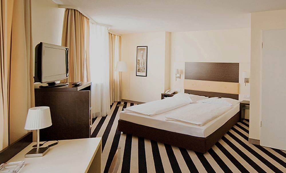 undefined Bristol Hotel Frankfurt 8