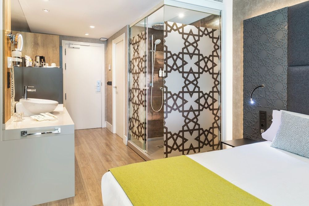 Catalonia Giralda Hotel Double or Twin Room 8