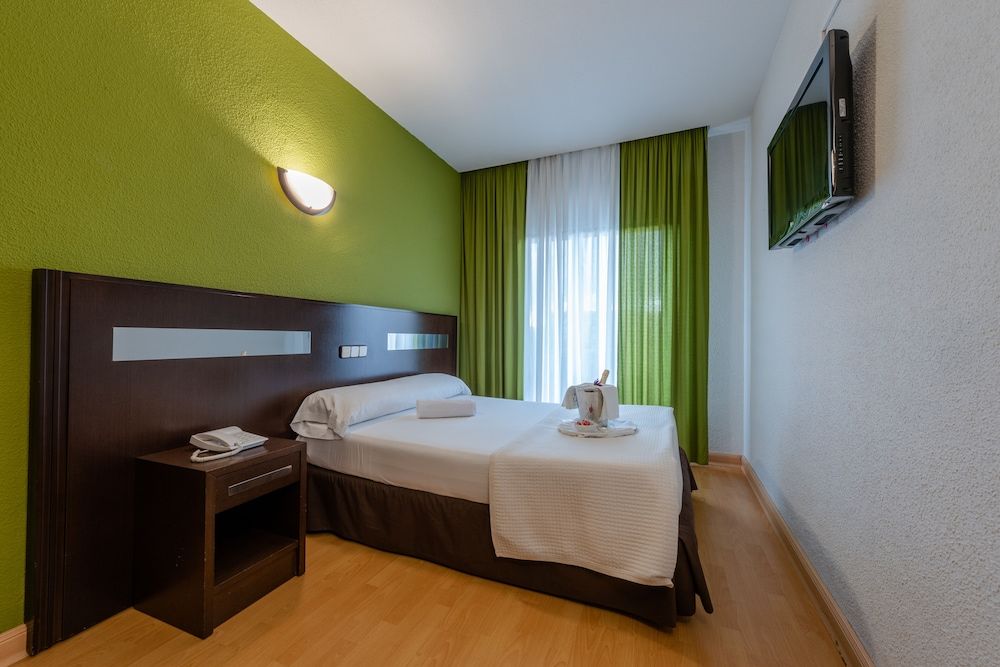 Hotel Las Estrellas Single Room 2