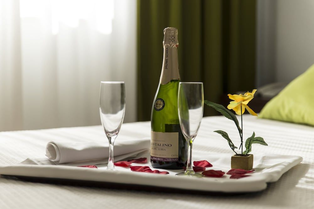 Room Service - Dining