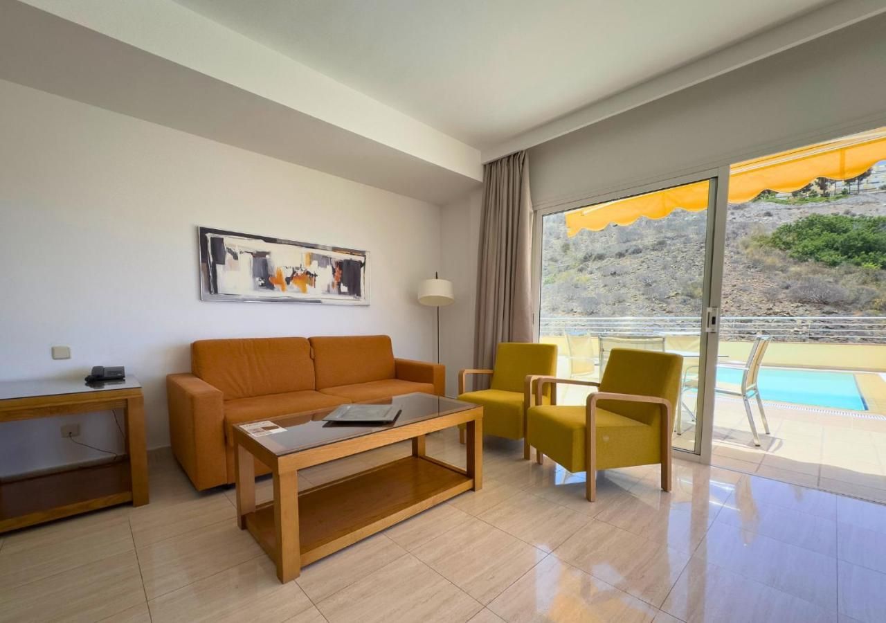 Two Bedroom Apartment With Private Swimming Pool