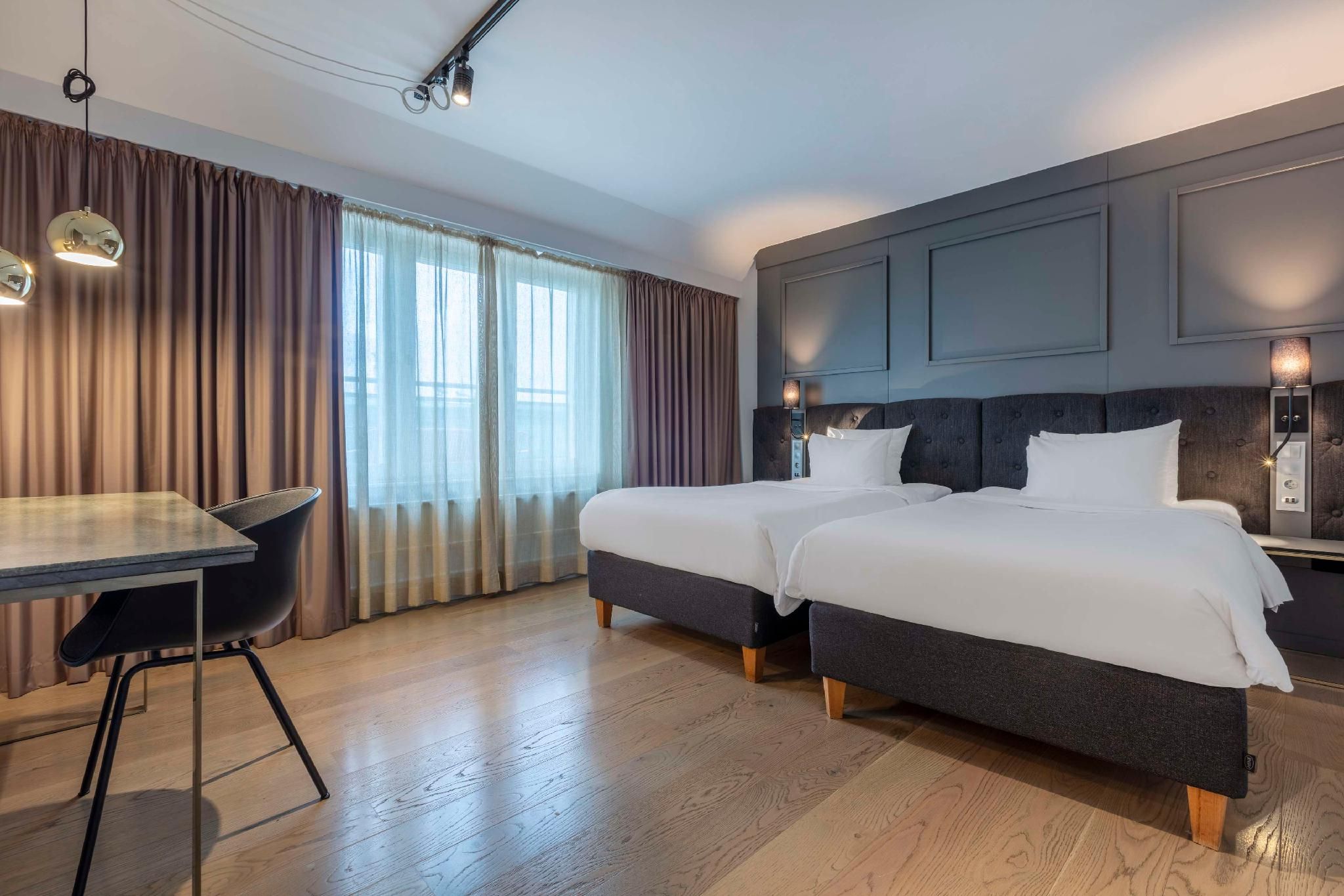 Suite - Two Bedrooms - Balcony