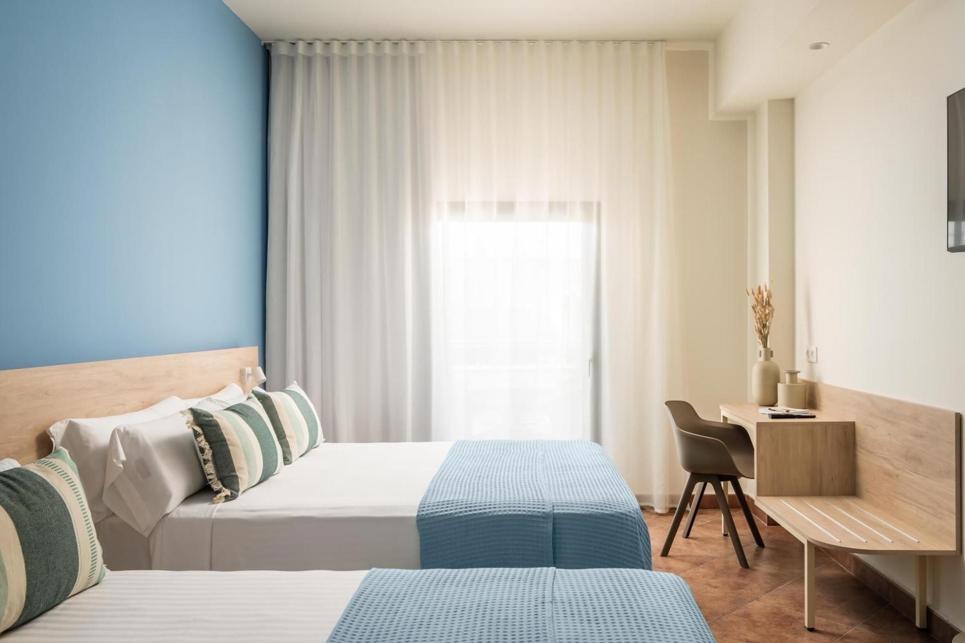 Suite (2 Adults + 1 Child)