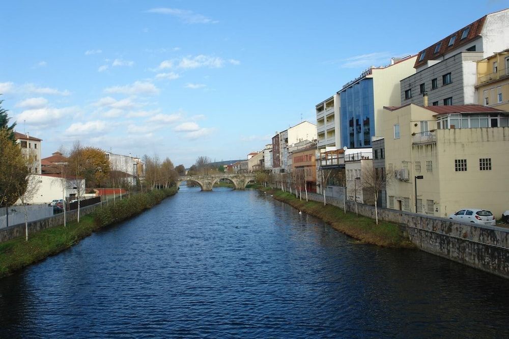Hotel Cardenal Deluxe Double or Twin Room, River View 5